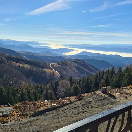 Golija Sky View 公寓 *